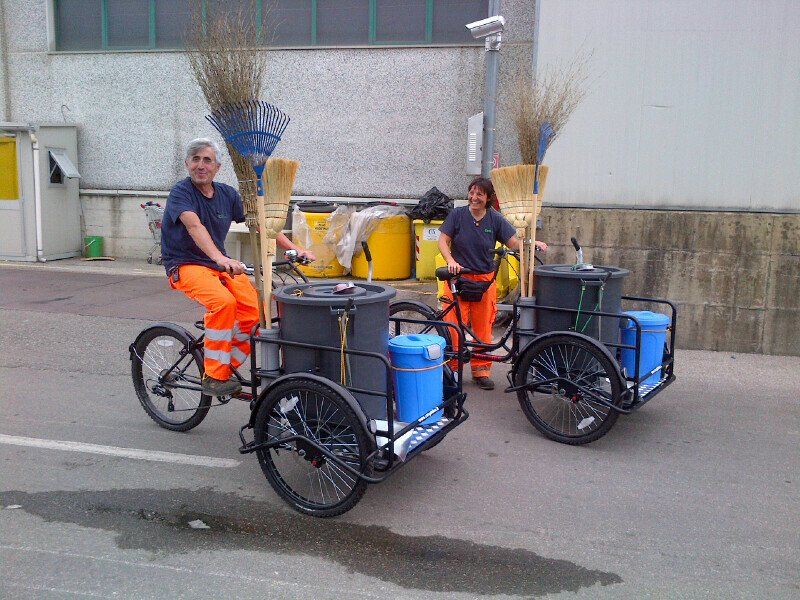 Tricicli Cargo Bike portabidoni per operatori ecologici, spazzamento strade,manutenzione parchi,manutenzione aiuole,triciclo dello spazzino