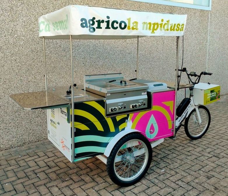 Cargo Bike Friggitoria Ambulante per friggere arancini,frittelle,patatine,pesce fritto,panzerotti e cibi fritti e fritture