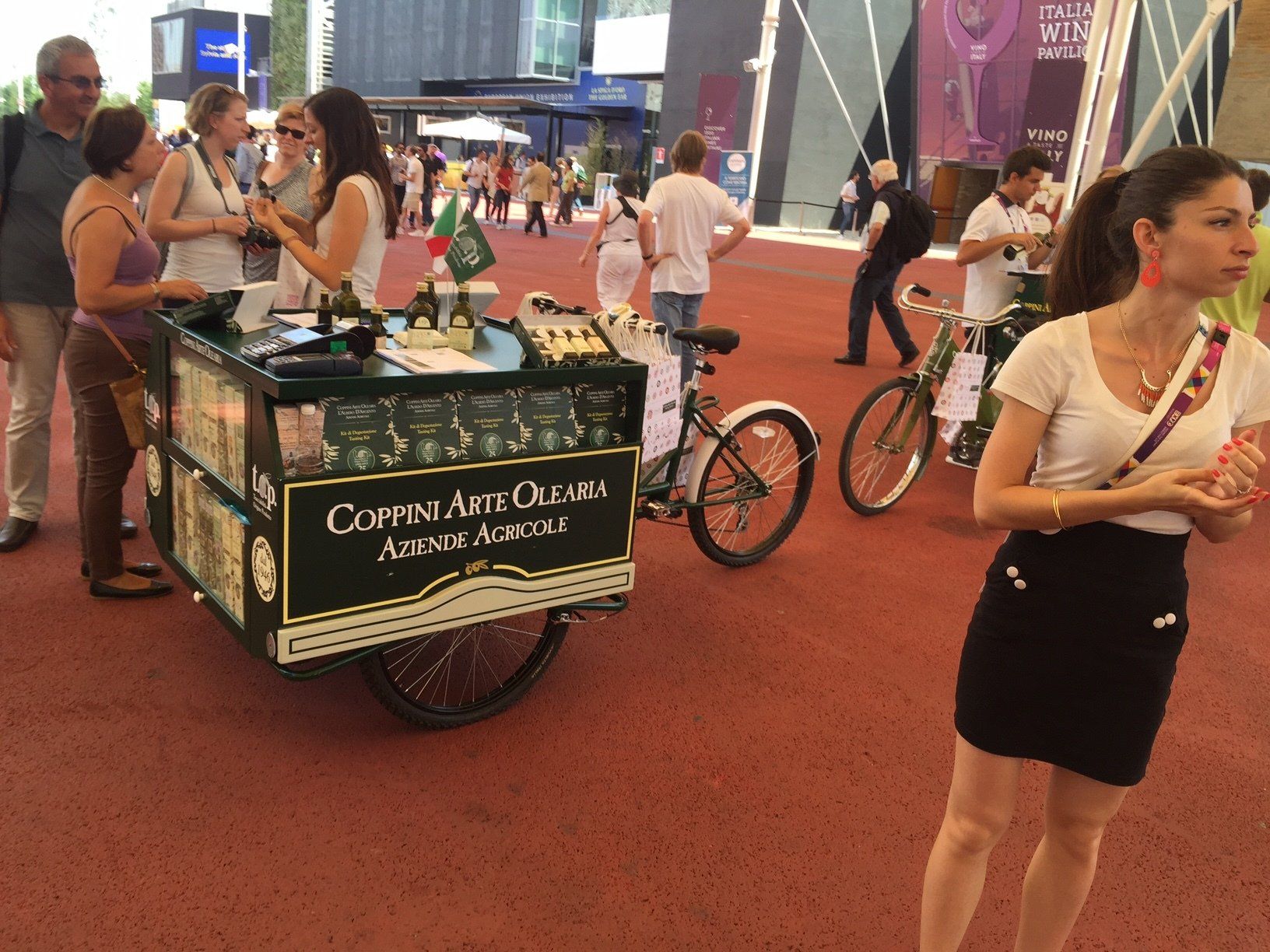 triciclo cargo bike pubblicità olio coppini per fiere eventi expo