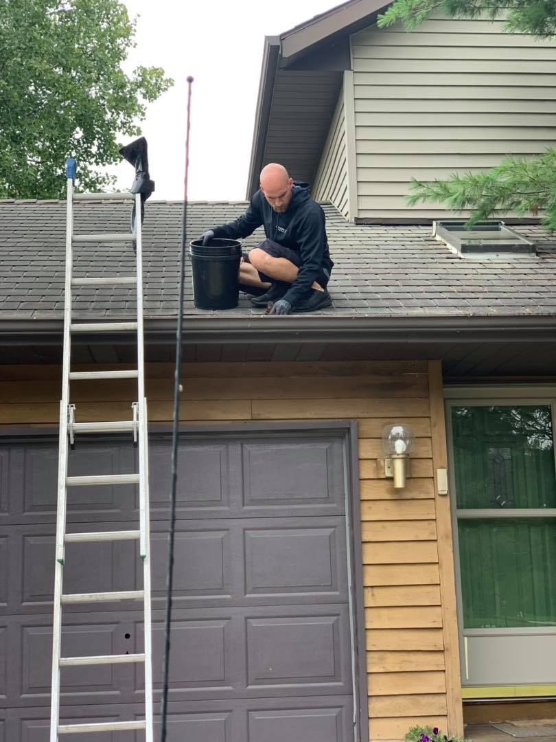 roof cleaning clarksville mi