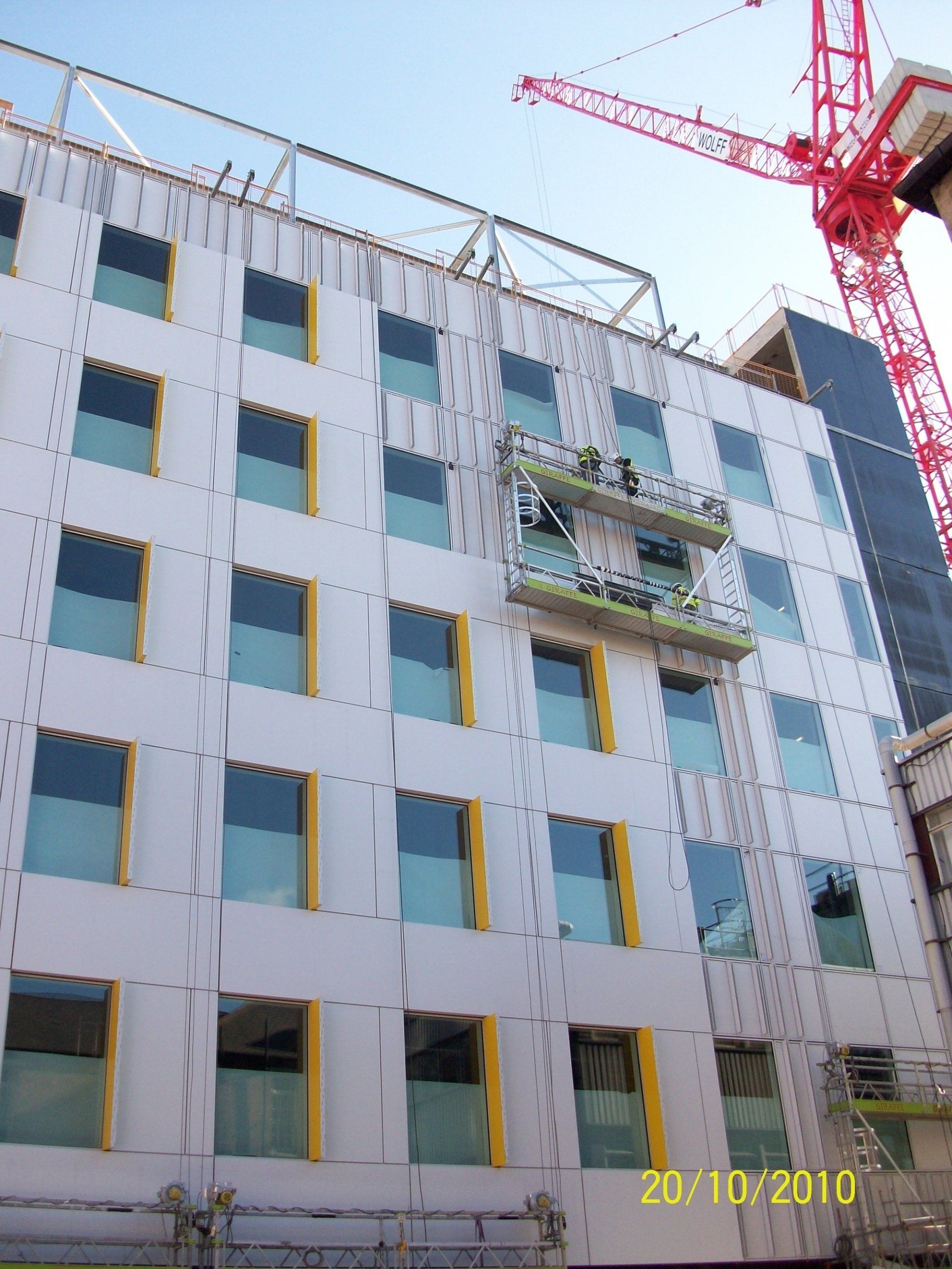 Double-decker Temporary suspended access platform