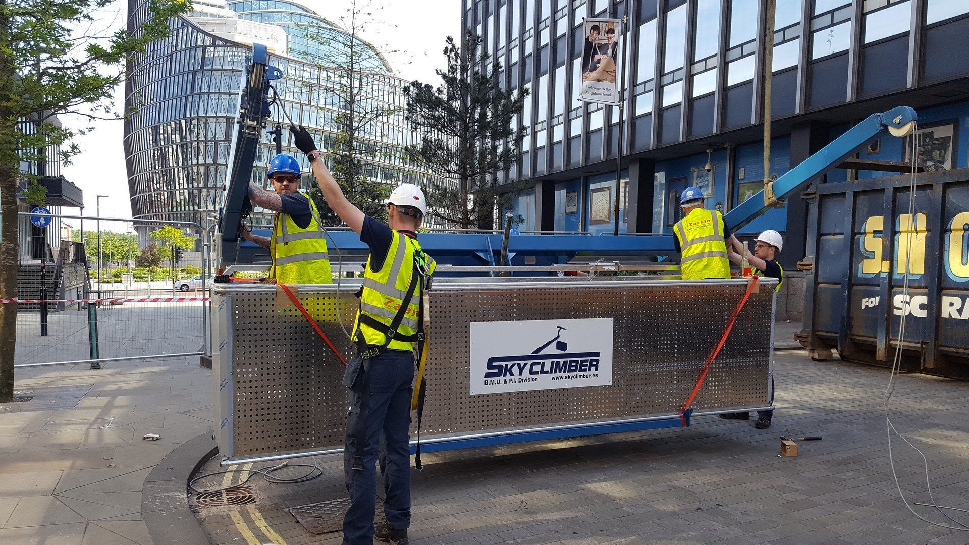 Cradle for facade access and maintenance