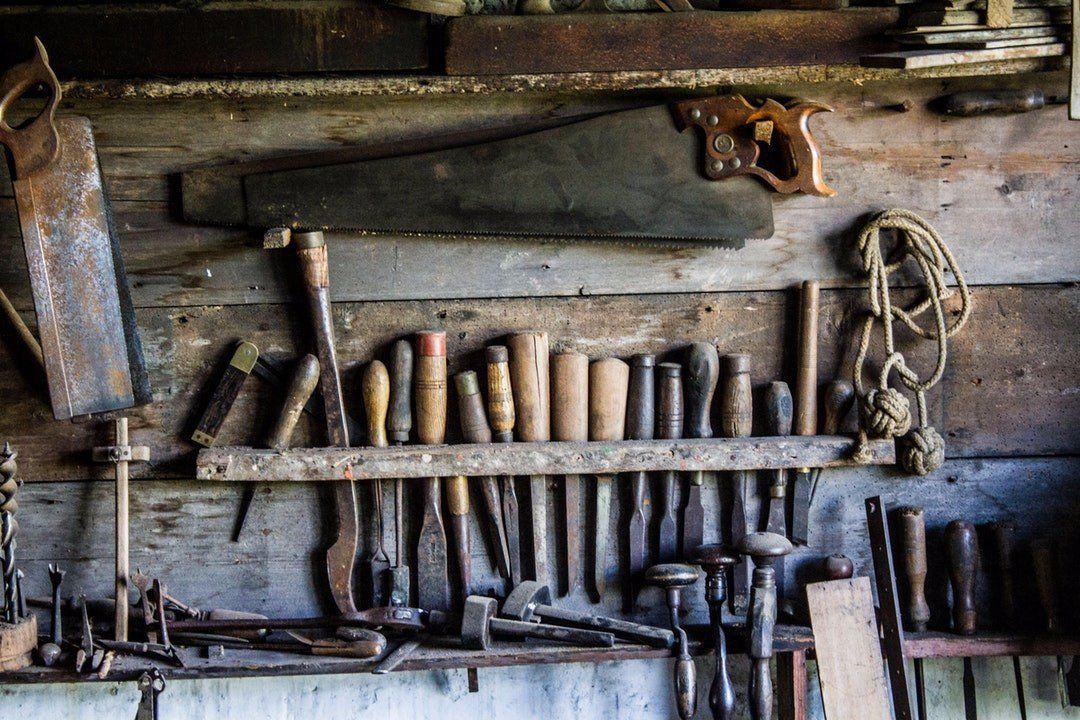 Hammer Tools from unsplash.com for To DIY or Not to DIY Deck Builder Projects on the Gold Coast blog post