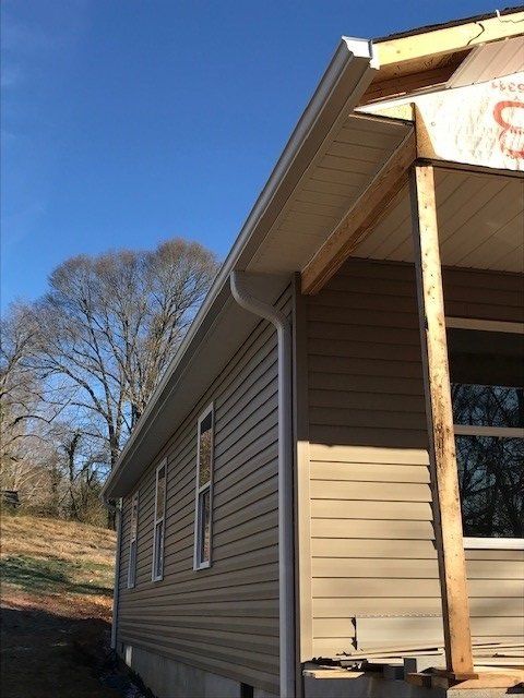 White Gutter — Connely Springs, NC — E A Metsger Builder