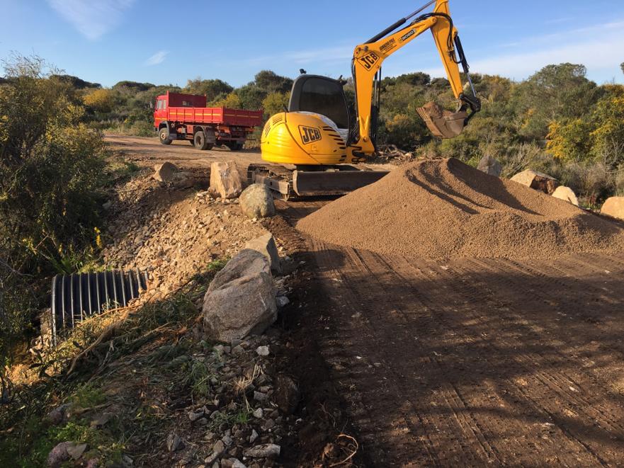 posa tubo per scolo acque piovane