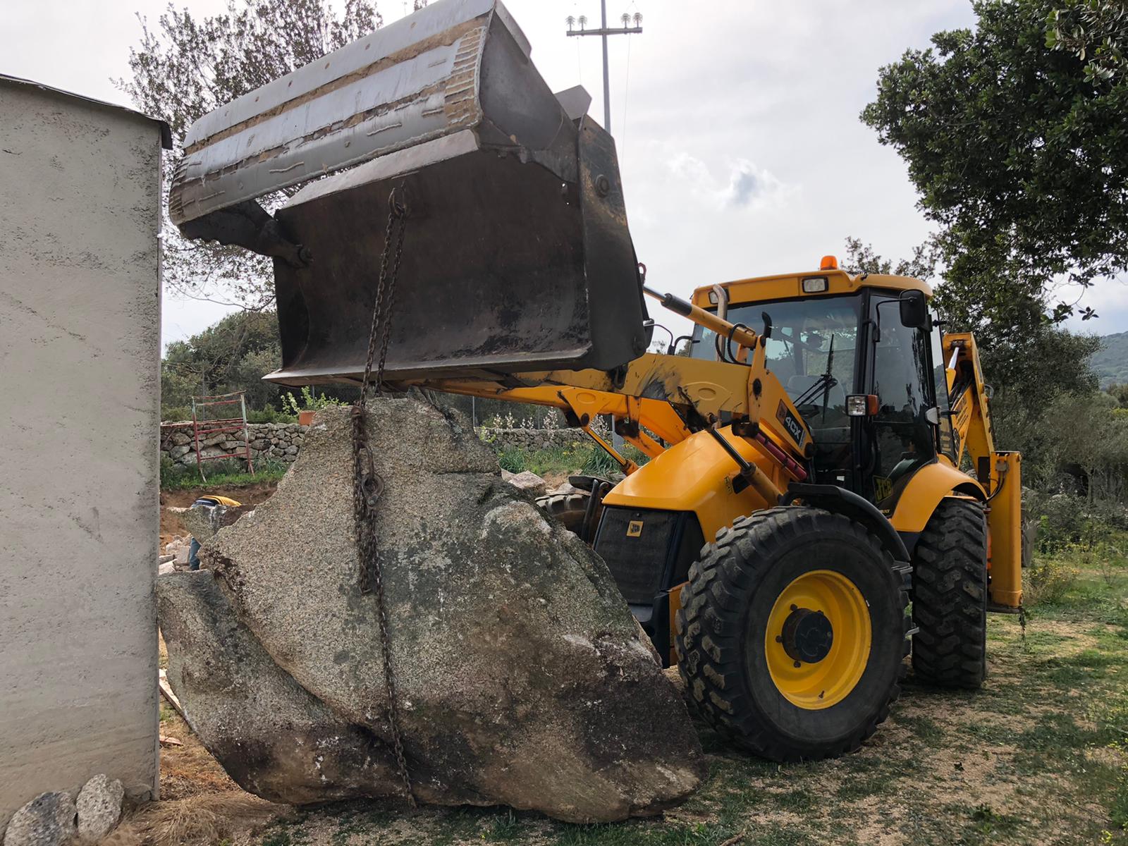 Posa monoliti ornamentali