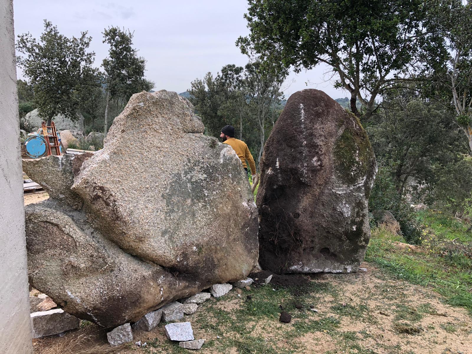 Posa monoliti ornamentali