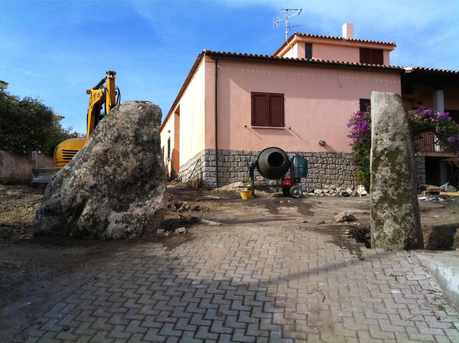 Posa monoliti ornamentali