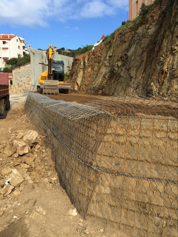 Preparazione muro in terra armata