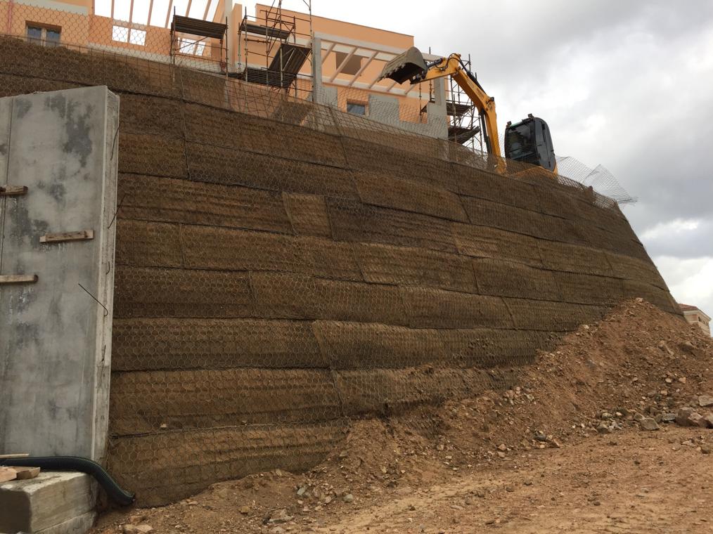 Preparazione muro in terra armata