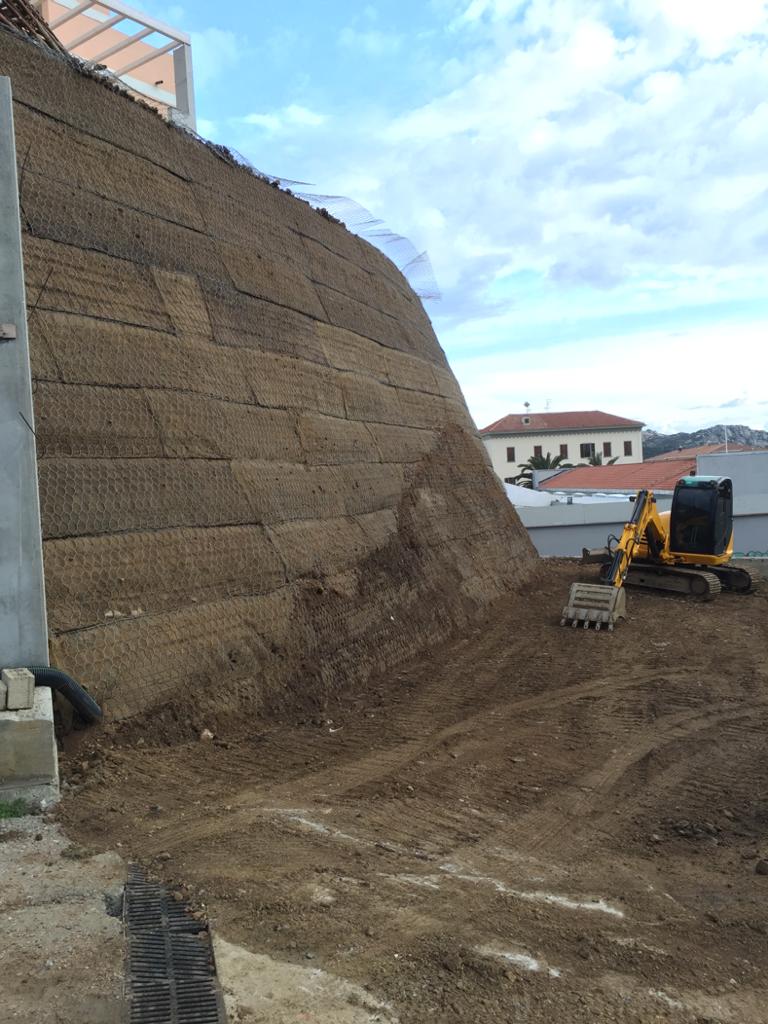 Preparazione muro in terra armata