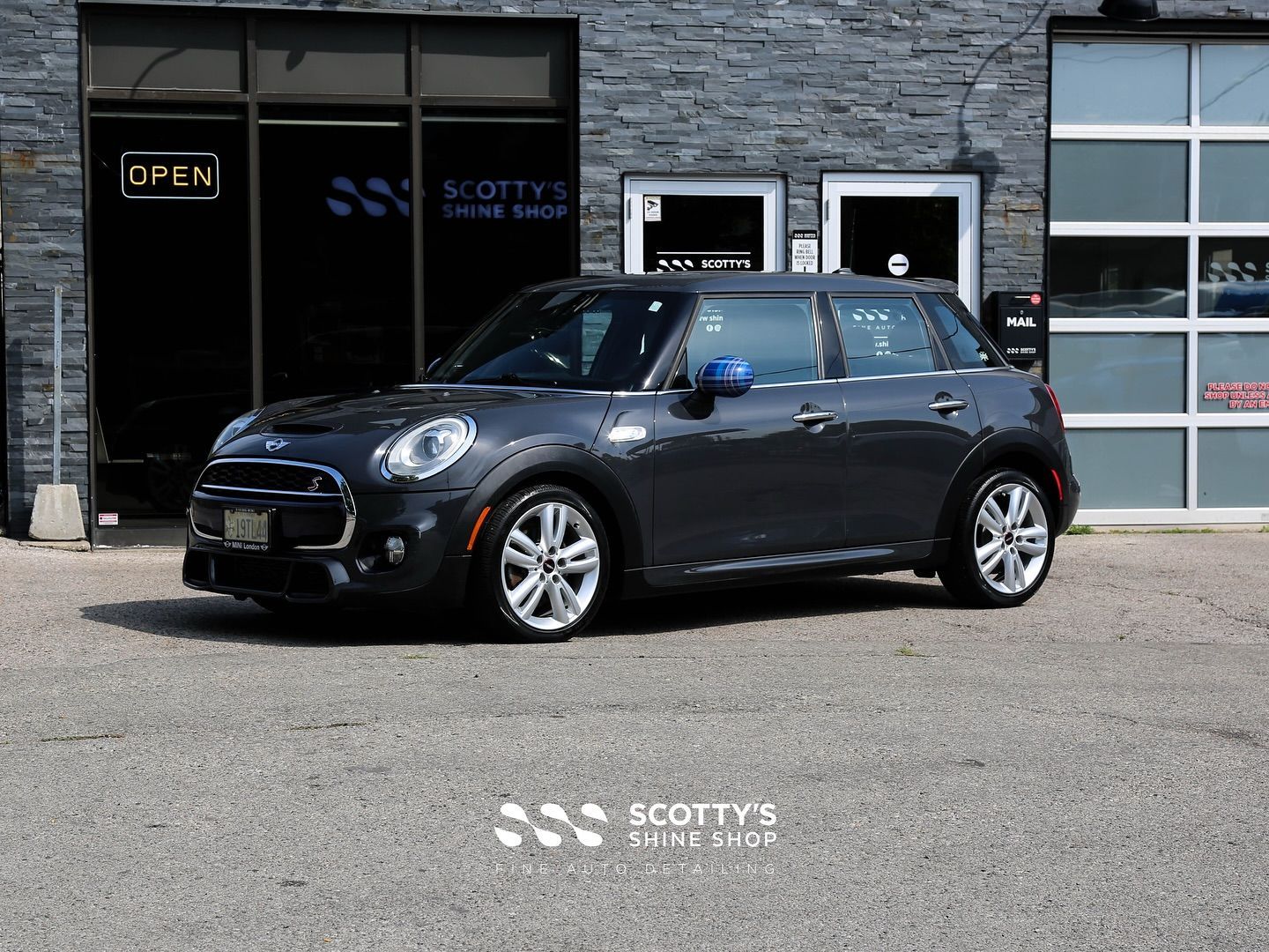 2016 Mini Cooper – Ultimate Transformation at Scotty’s Shine Shop ?️✨
At Scotty’s Shine Shop in Lon