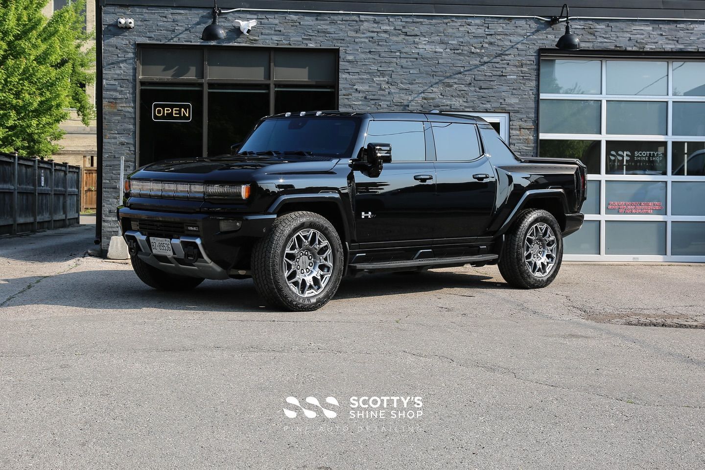 2025 GMC Hummer EV – Stratos-Tier Treatment! ??
At Scotty’s Shine Shop in London, Ontario, we had