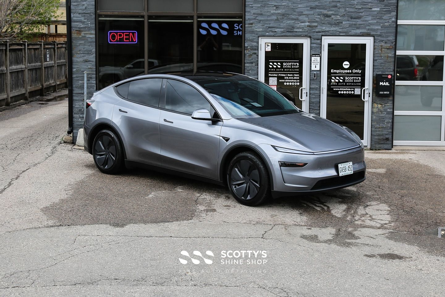 2025 Tesla Model Y SunTek Ultra Paint Protection Film, LLumar Formula 1 Stratos Ceramic Window Tint, Modesta BC-X Ceramic Coating London, Ont Canada