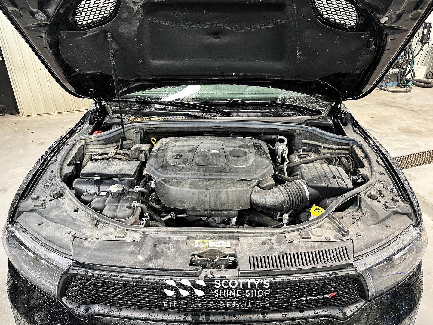 Dodge Durango V6 Engine Cleaning before London, Ontario