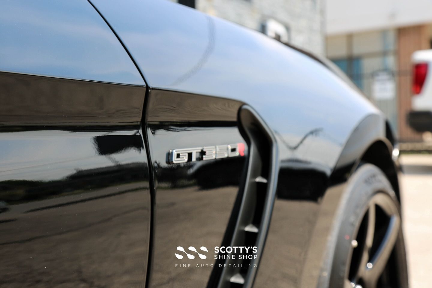 Ford Mustang GT350R Full Paint Correction and Modesta BC-04 Nano-Titanium Ceramic Coating emblem close up London, ON Canada