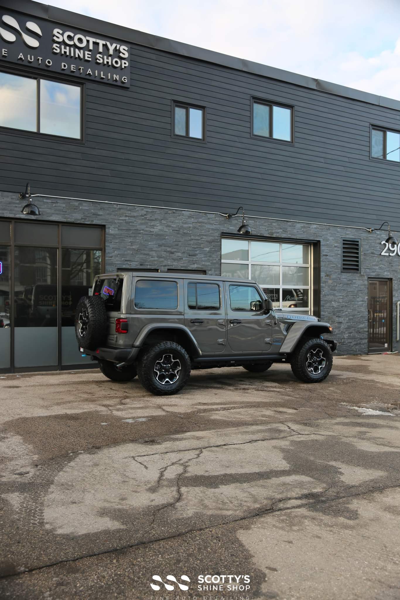 Jeep Wrangler Rubicon 4XE xpel ppf and window tint and modesta glass coating london ont