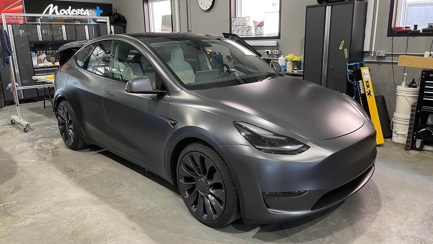 Tesla Model Y 2024 Stealth Grey Lita Sherri