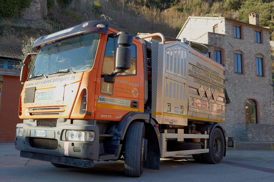 Camion trasporto rifiuti