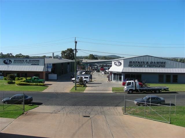 Batkin & Damme Smash Repairs image 1