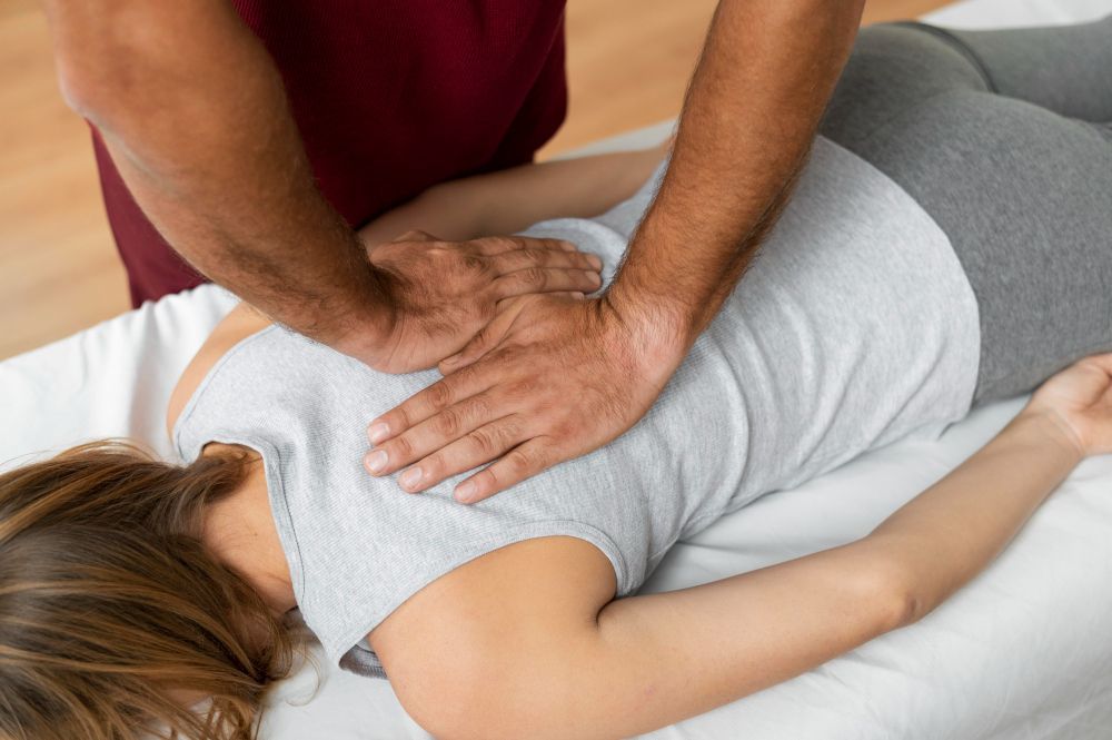 Learning how to massage fascia on the back