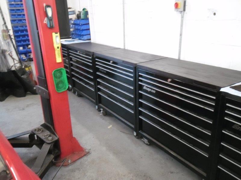 Car mechanics in Greenwich C & E Motors