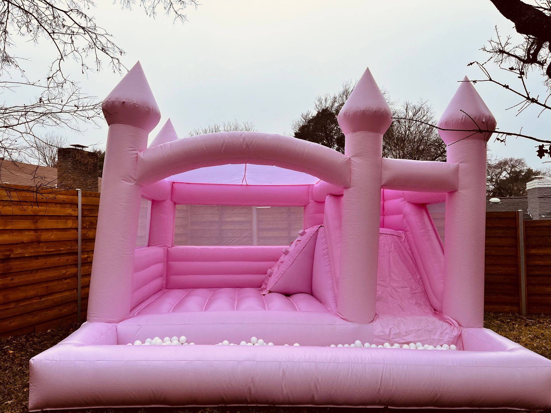 The Confetti Crew Bounce houses , Soft Play and more!