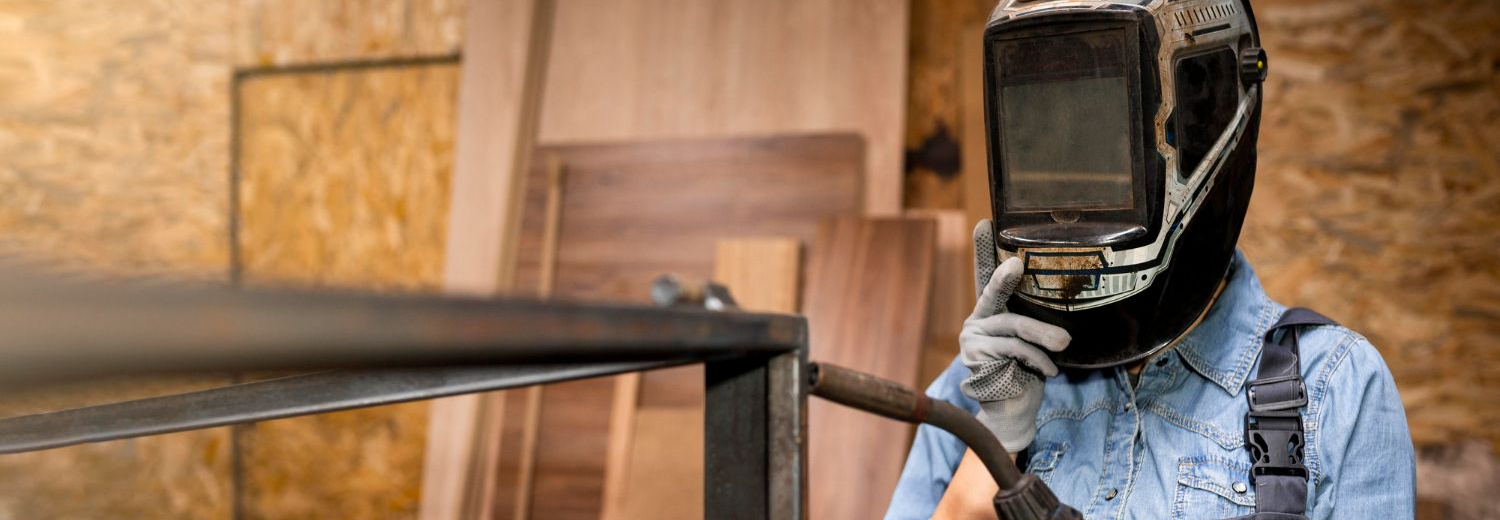 Mobiele lastafel flexibel werken in de metaalwerkplaats