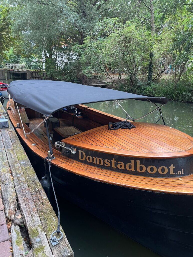 Luxe boot huren in Utrecht? Dan is de Domstadboot jouw nummer één keuze