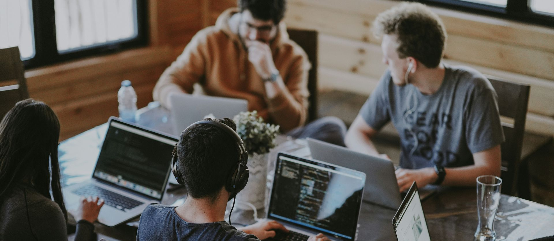 Jong talent buigt zich over complexe vraagstukken