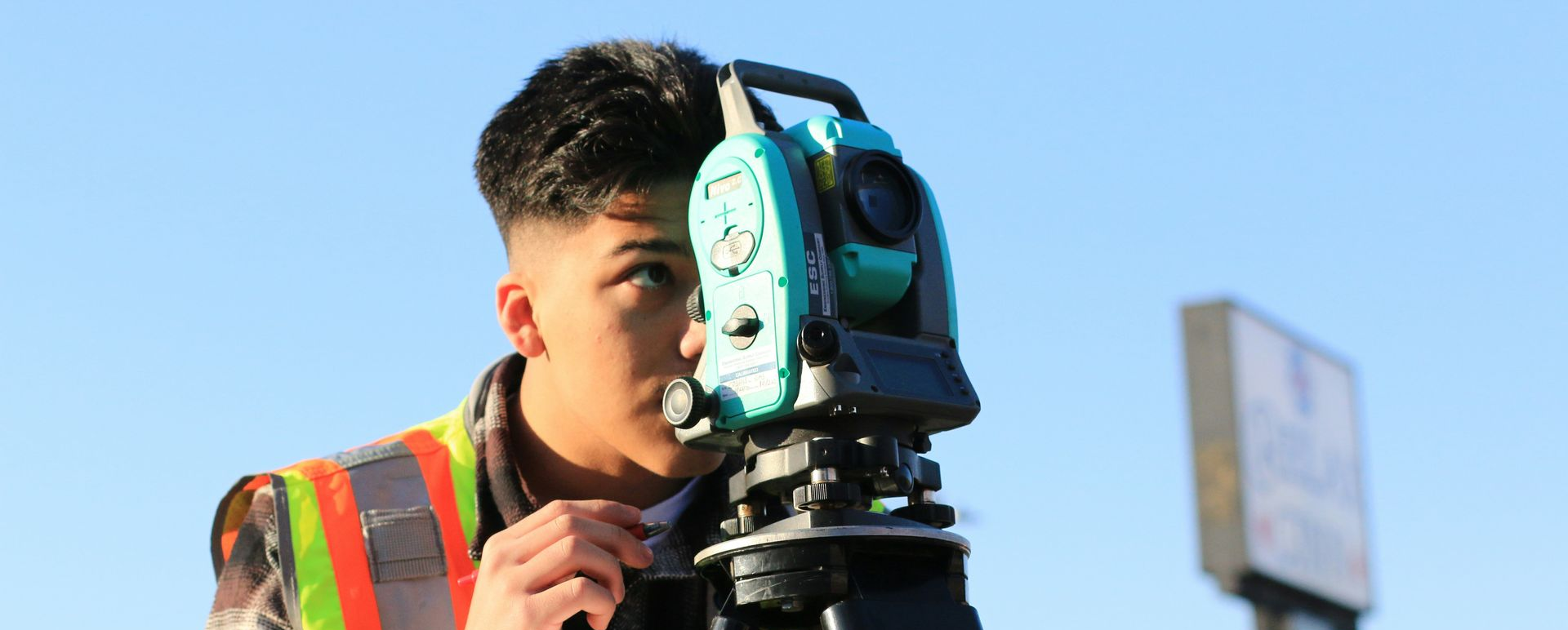 Meer dan 8 op de 10 bouwvakkers kampen met werkgerelateerde klachten: ‘Pijn hoort er niet meer bij’