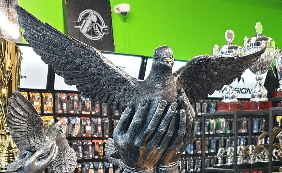 Ontdek prachtige sportprijzen met beeldjes op de webshop van Sportprijzen Leiden!