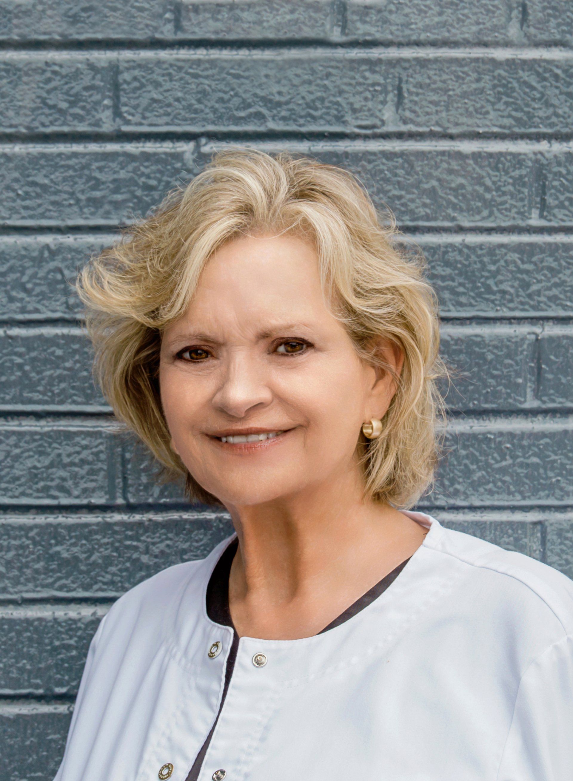 headshot of Linda Clark