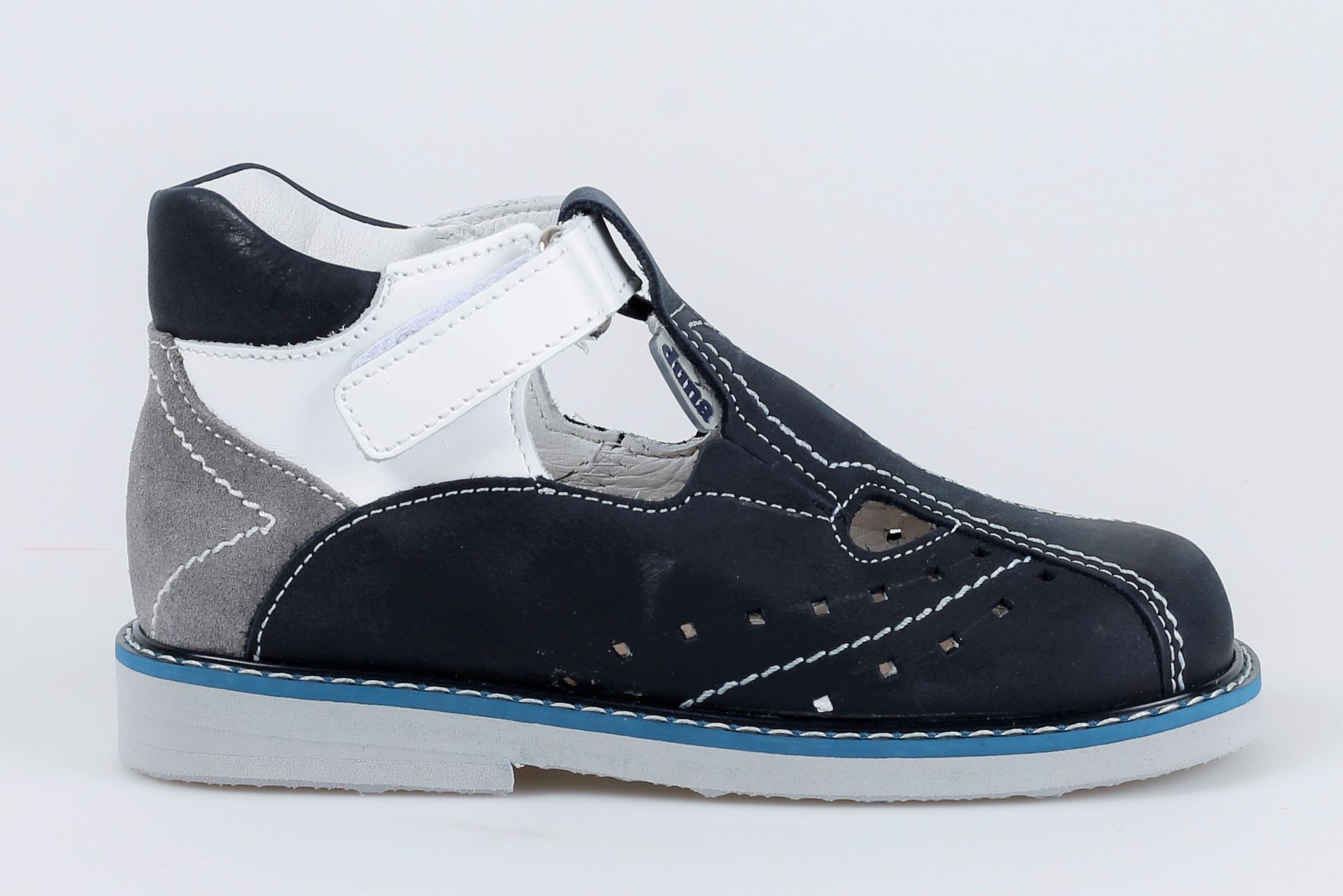 סנדלים בהתאמה לילדים