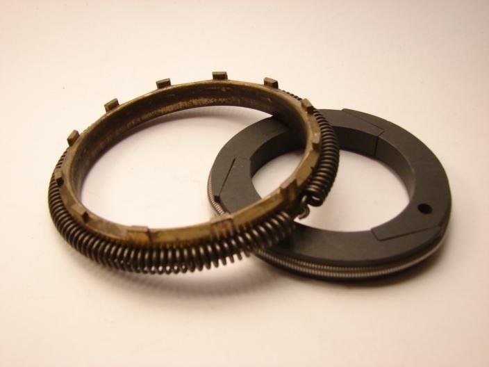 produzione anelli in grafite su misura