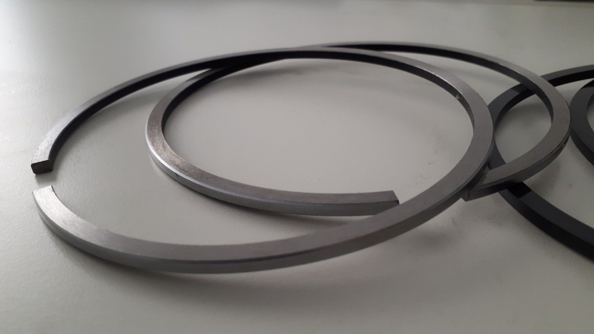 due segmenti elastici