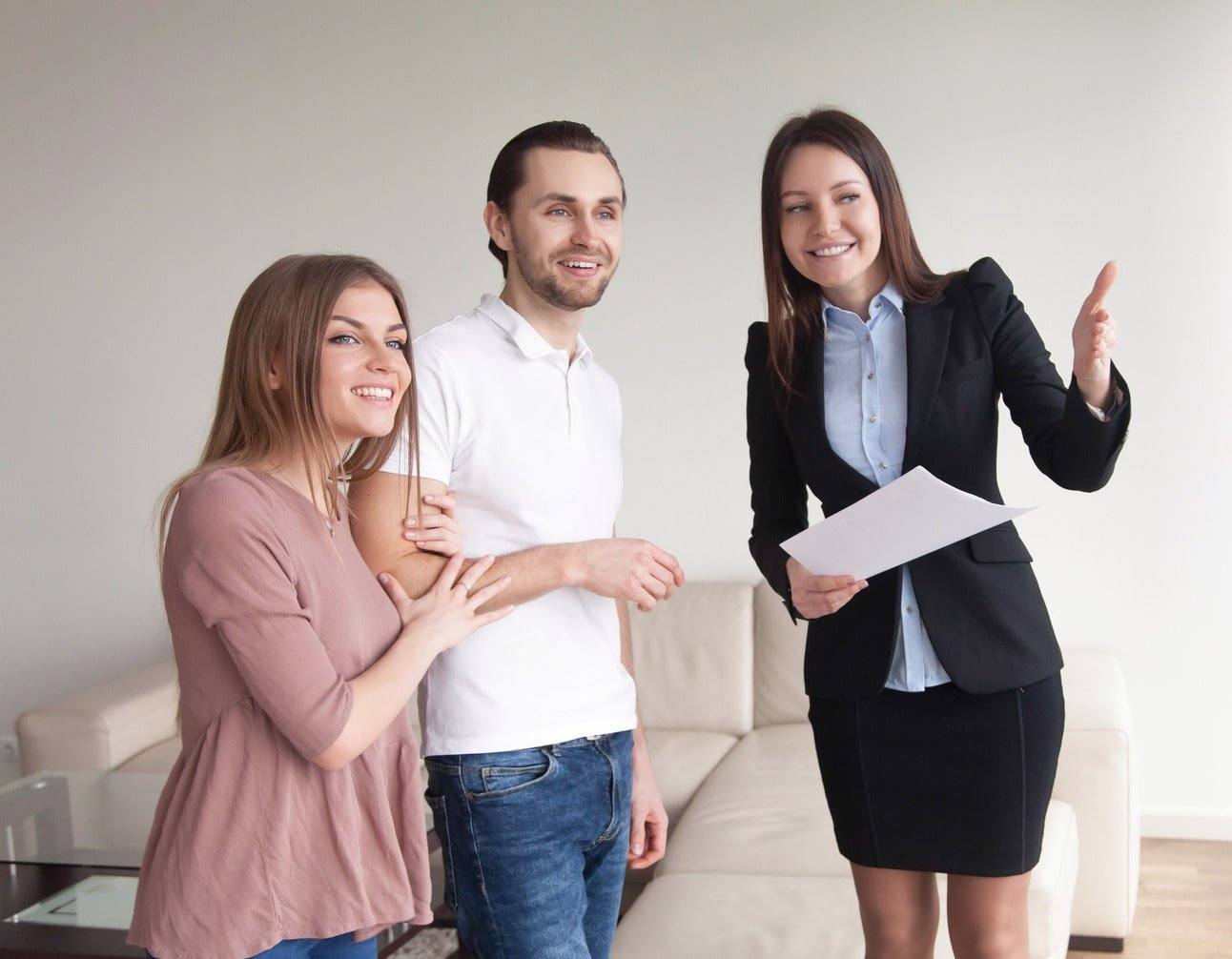 owner showing the apartment to tenants