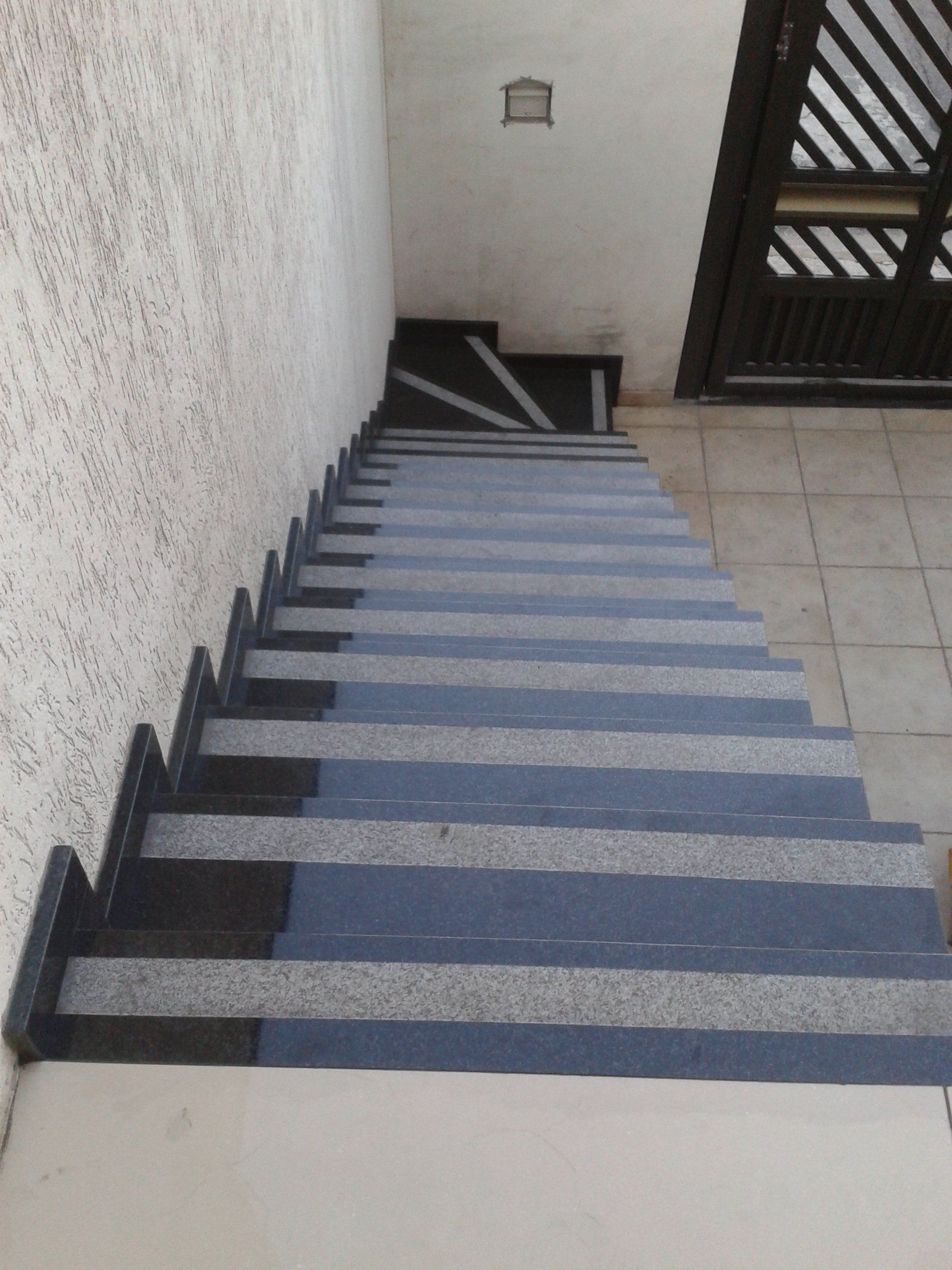 Escada em Mármore no Site da Marmoraria Dom Pedro