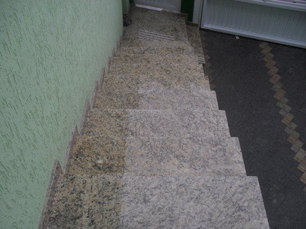 Escada em Granito no Site da Marmoraria Dom Pedro