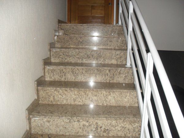 Escada em Mármore no Site da Marmoraria Dom Pedro