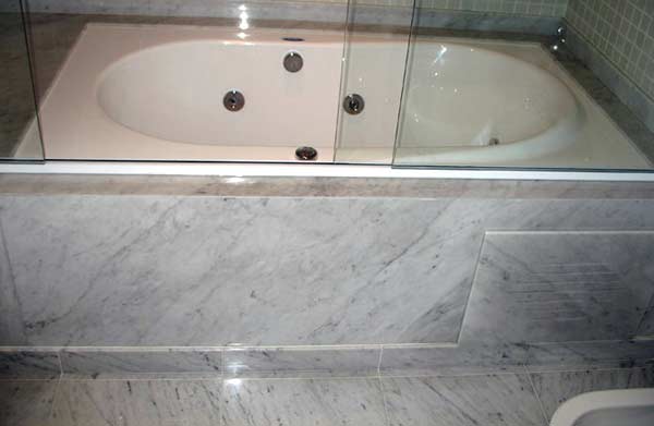 Hidro Massagem Revestida em Mármore no Site da Marmoraria Dom Pedro