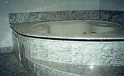 Hidro Massagem Revestida em Mármore no Site da Marmoraria Dom Pedro