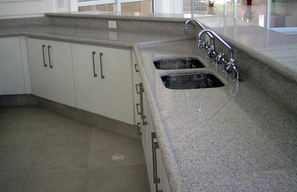 Pia de Cozinha em Mármore no Site da Marmoraria Dom Pedro