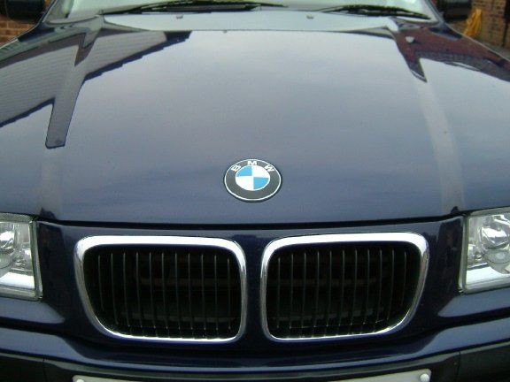 Blackmore Vale Valeting BMW  AutoGlym HD Wax application.