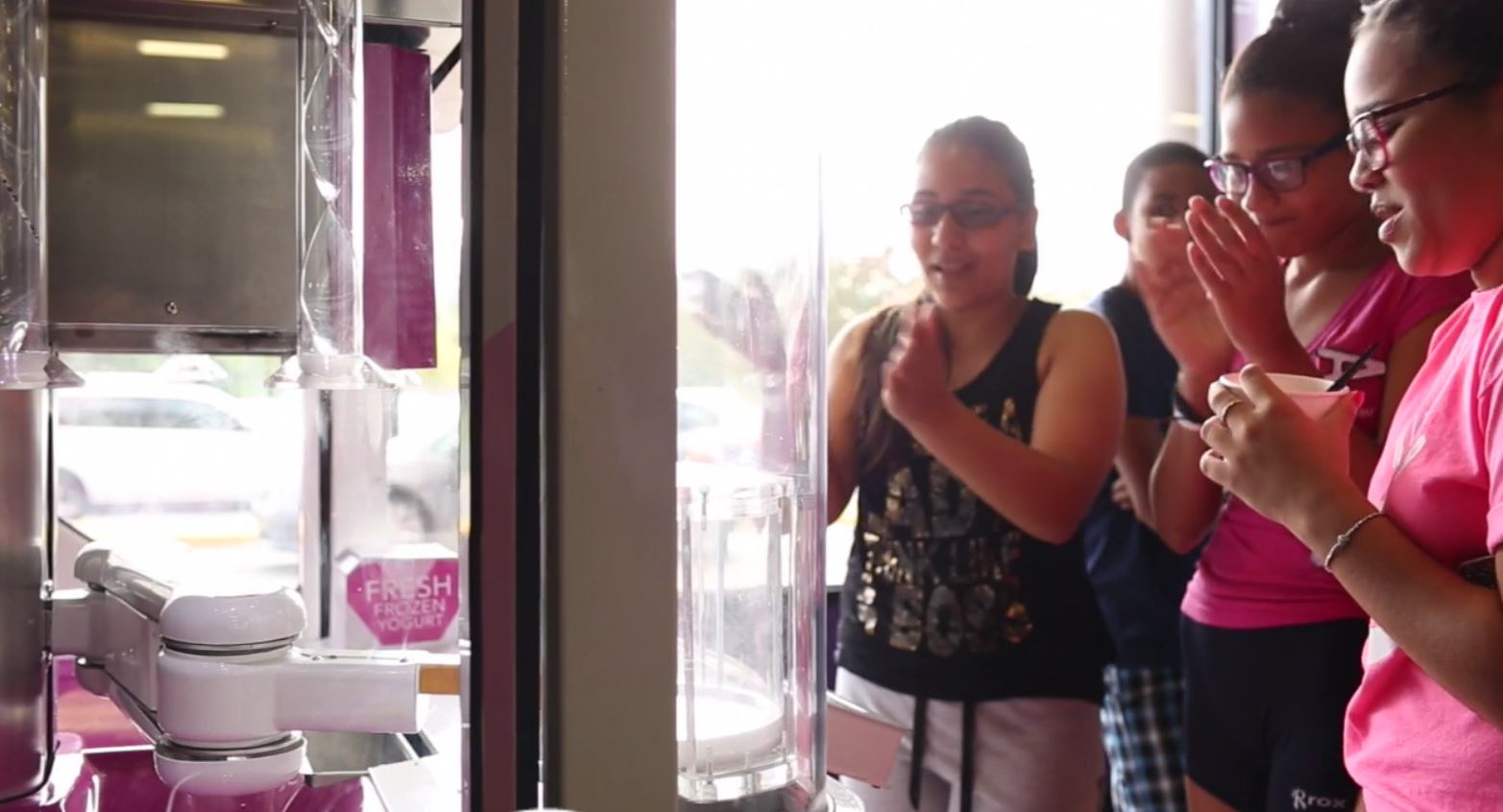 The worlds first frozen yoghurt robot