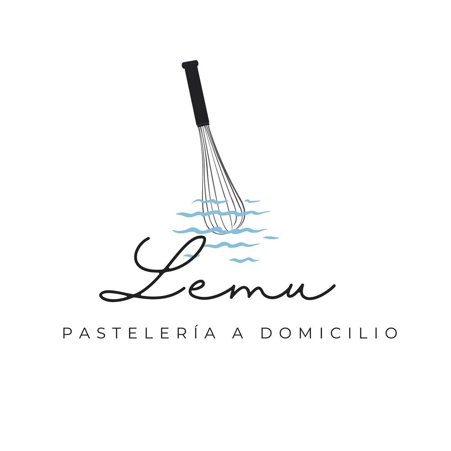 A black and white logo for a restaurant called curcuma comida para el alma.