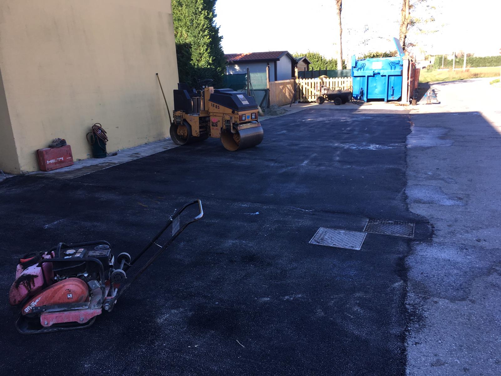 asfalto di spazi e cortili privati