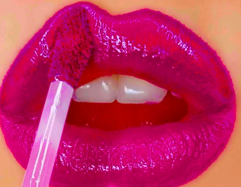 Pink Pout  Lip Gloss  Stain Extended Wear Vegan, Parban Free, all Natural Ingredients  Vitamin Enriched