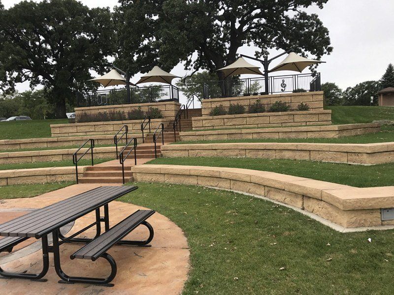 Stylish Aesthetically Pleasing Retaining Wall