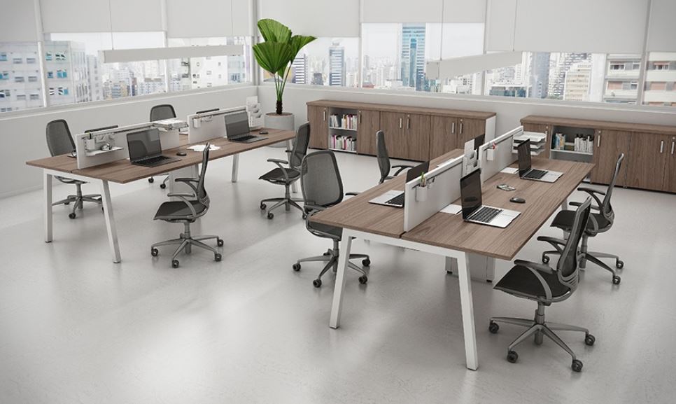 plataforma de trabalho com pés cavalete